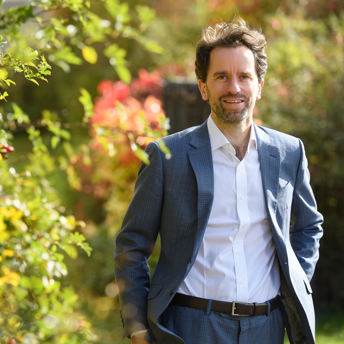 Porträt von Philipp Rieger, der Kaufmännischer Direktor des Uniklinikum Würzburgs