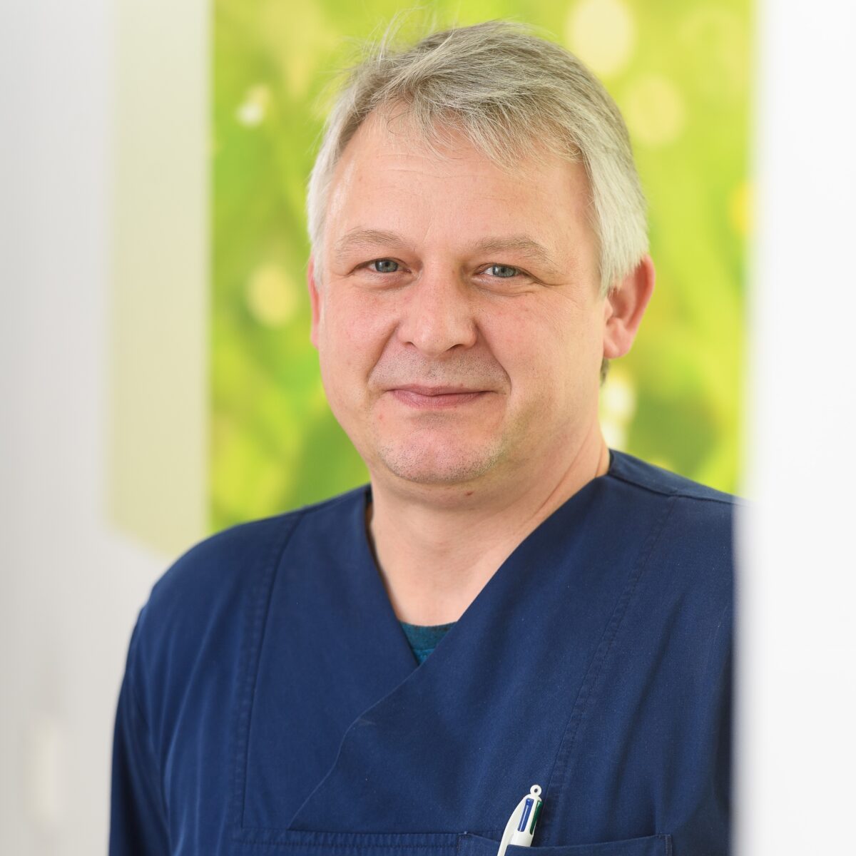 Porträt eines Mitarbeiters des Rhön Klinikums Campus Bad Neustadt